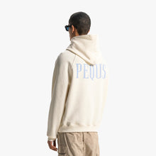 Laden Sie das Bild in den Galerie-Viewer, PEQUS LOGO ZIP HOODIE WHISPER WHITE
